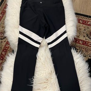 Jogger/Leggings With White Stripes